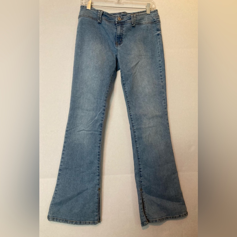Rewash 🟣 GUC Size 9 / 29 Flare Leg Jeans